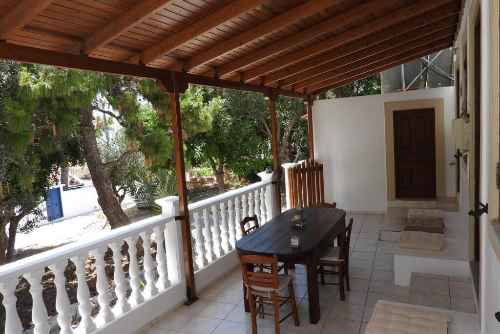 Traditional Villa Efterpi Chalki Town Exterior photo