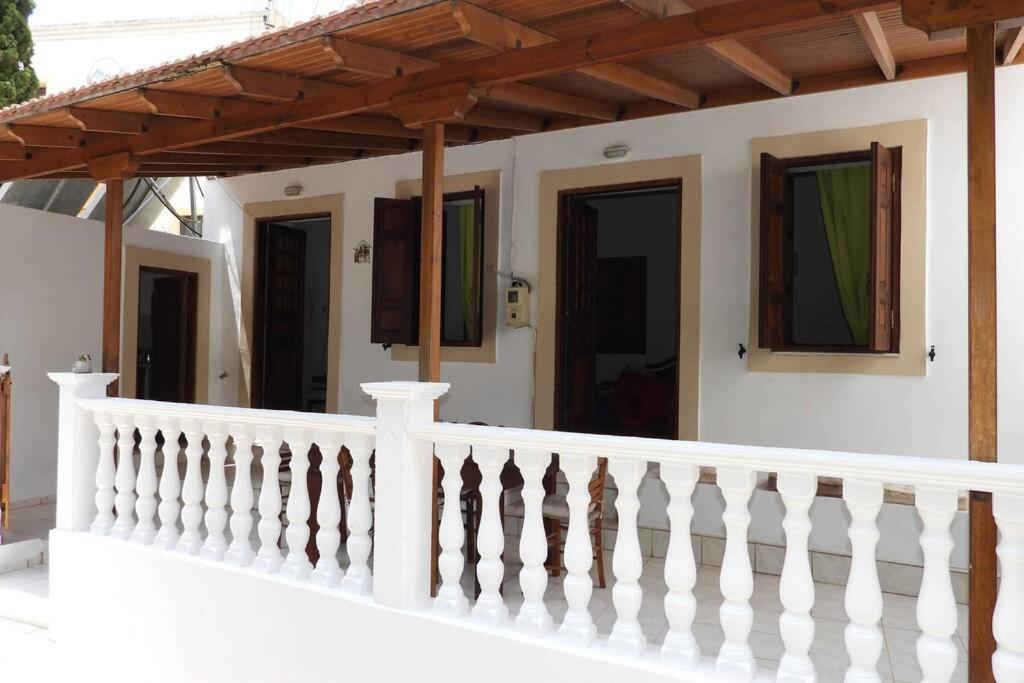 Traditional Villa Efterpi Chalki Town Exterior photo