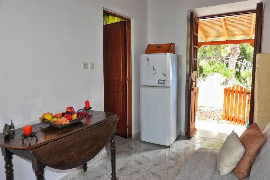 Traditional Villa Efterpi Chalki Town Exterior photo